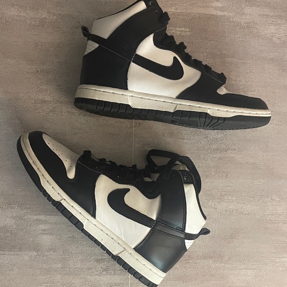 Nike High Top- Black and White "Panda" Sneakers US Size 6 - Picture 8 of 8